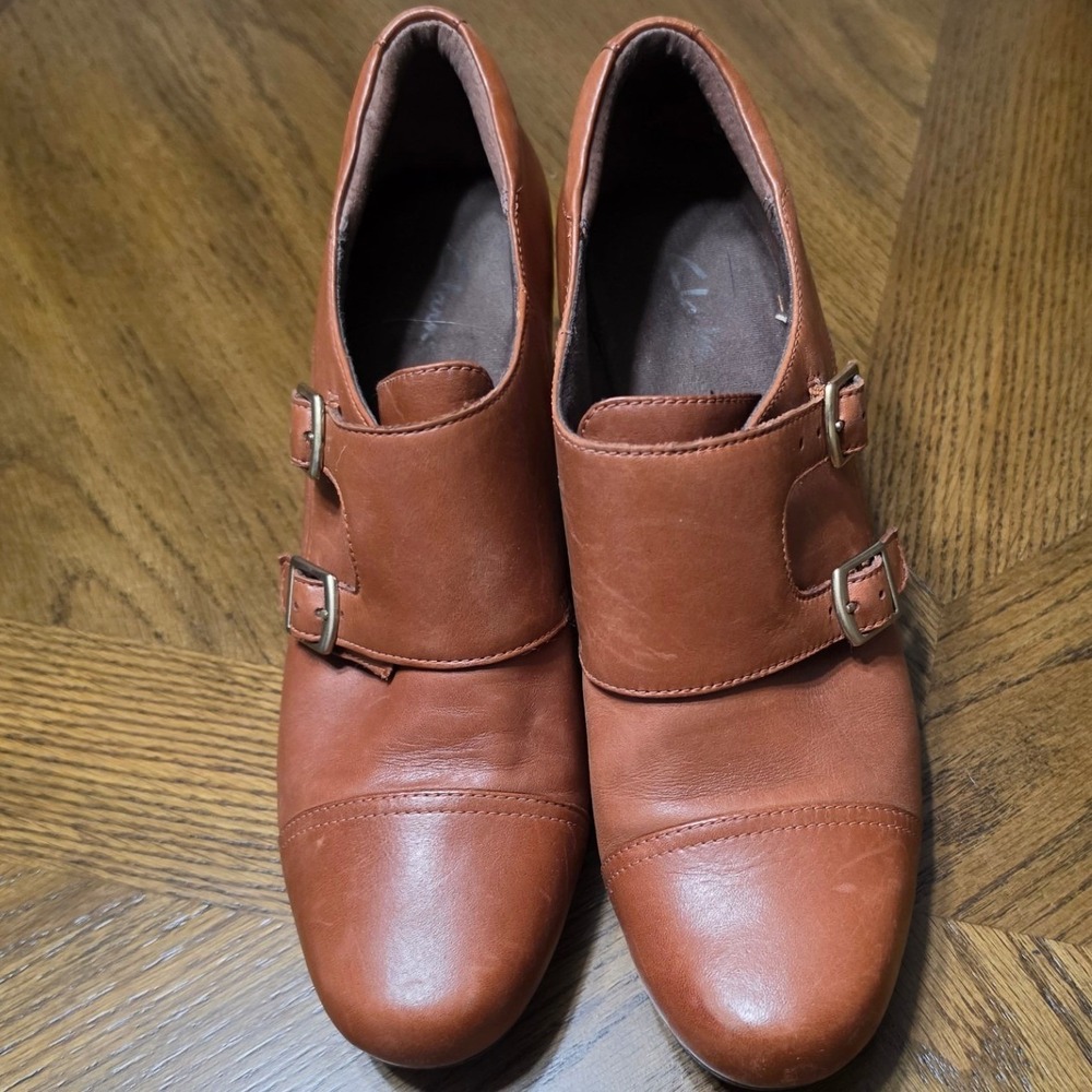 Clarks Womens 9M Brown Leather Double Monk Strap Cap Toe Block Heel Booties